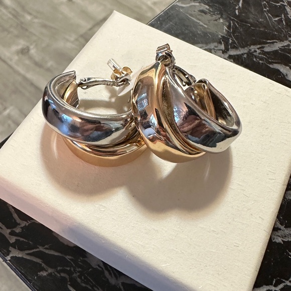 NWT. Zara Golden/Metal Double Hoops Earrings. - Picture 7 of 9